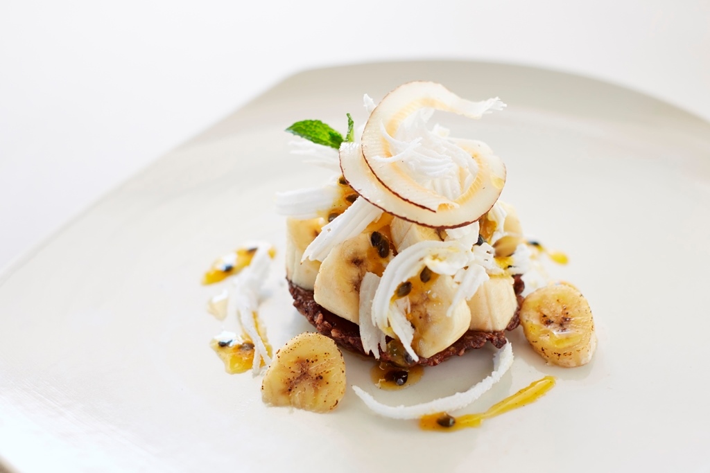 055026_52306583_Mock_chocolate_mousse_young_coconut_with_fruits-1
