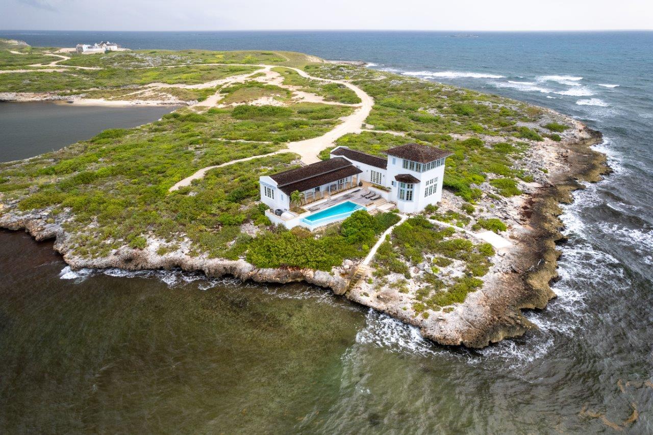 Lands End all inclusive villa ambergris cay exterior