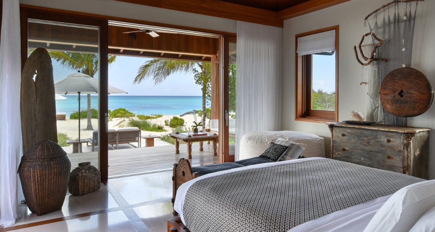 Love-Pumpkin-Guest-Villa-Master-Bedroom
