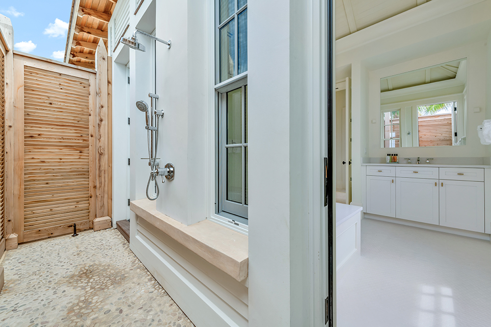 Ambergris Cay All-Inclusive Poseidon Villa - Outdoor Shower