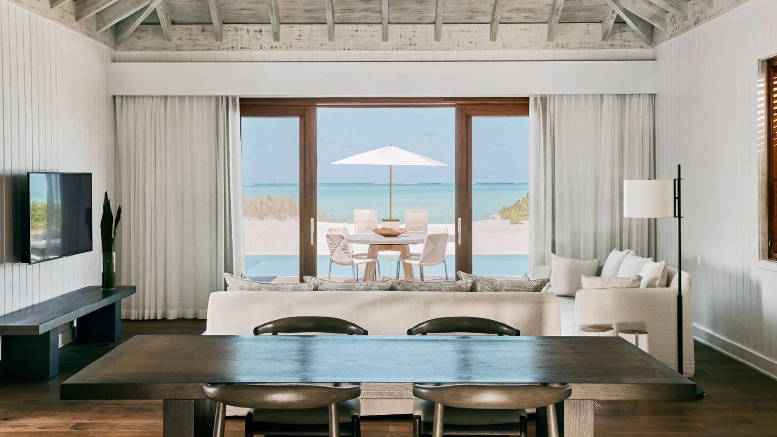 Family Beach House 01