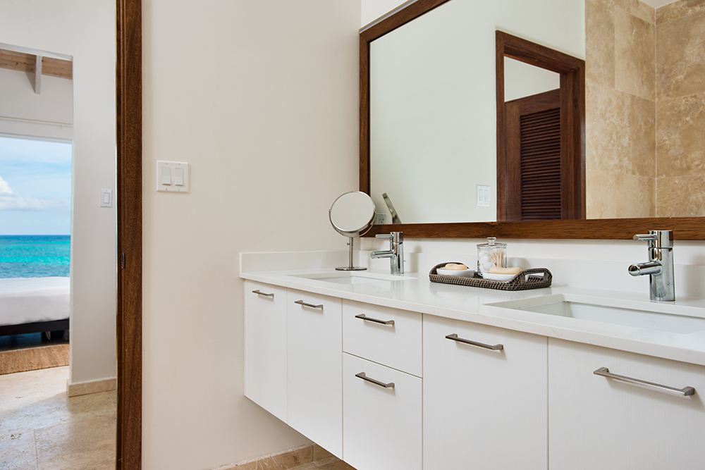 17.8 Sailrock Resort-Beachfront Villa-Bathroom-2