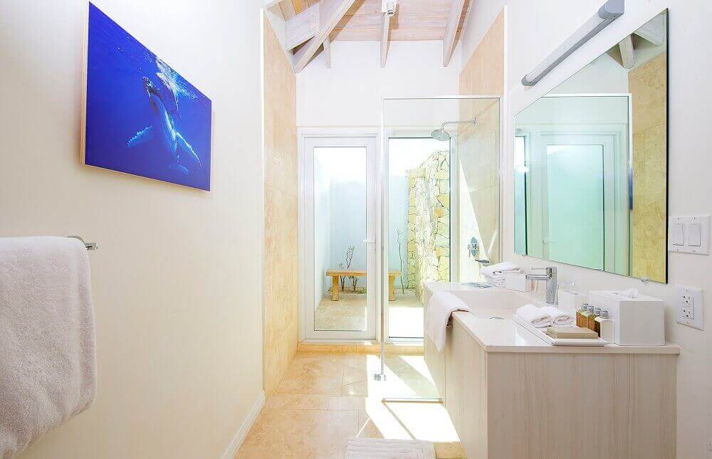 sailrock-resort-2-bed-beachfront-villa-suite-2nd-bathroom-outdoor-shower-garden