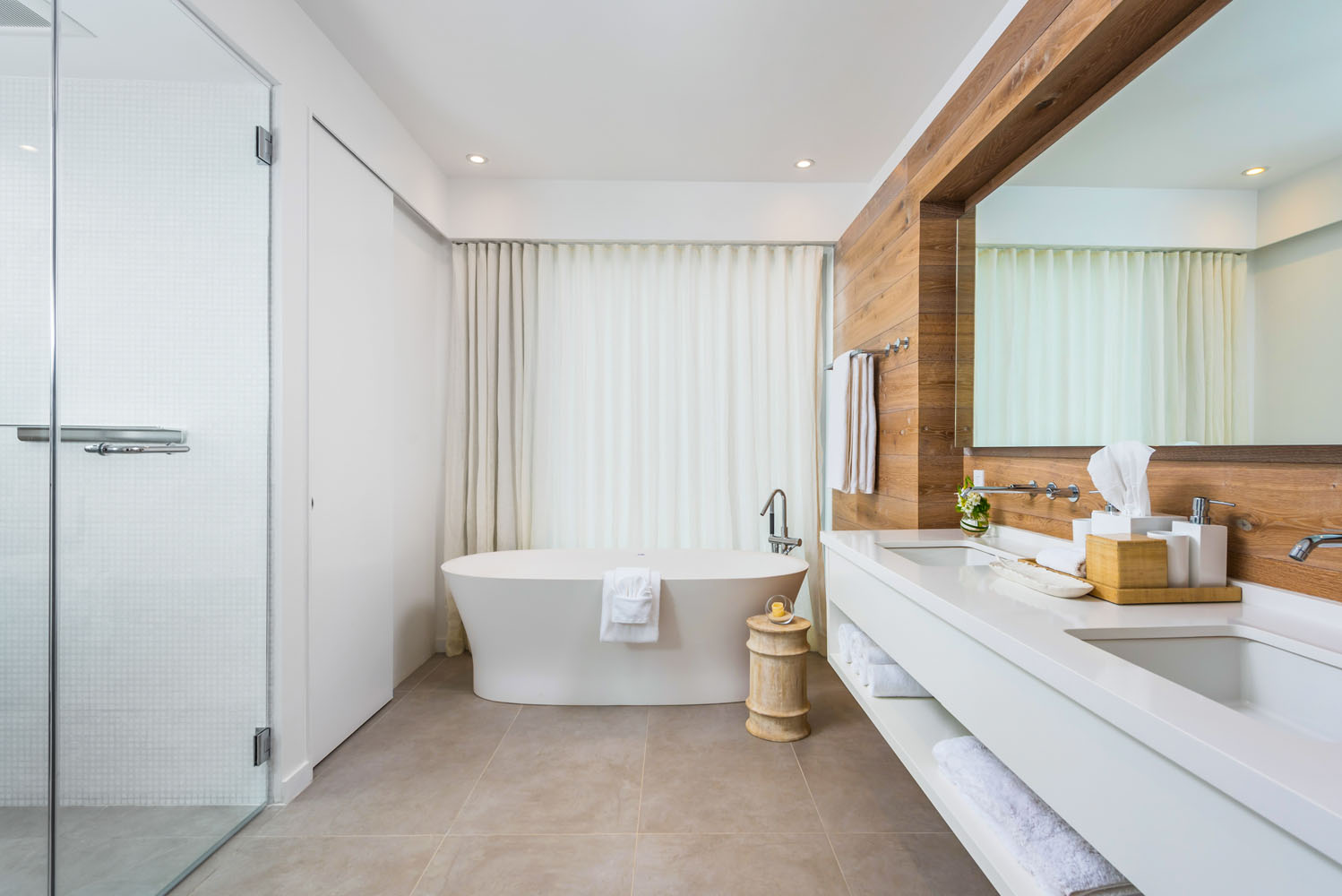 BELB High Res Villa Master Bath (3)