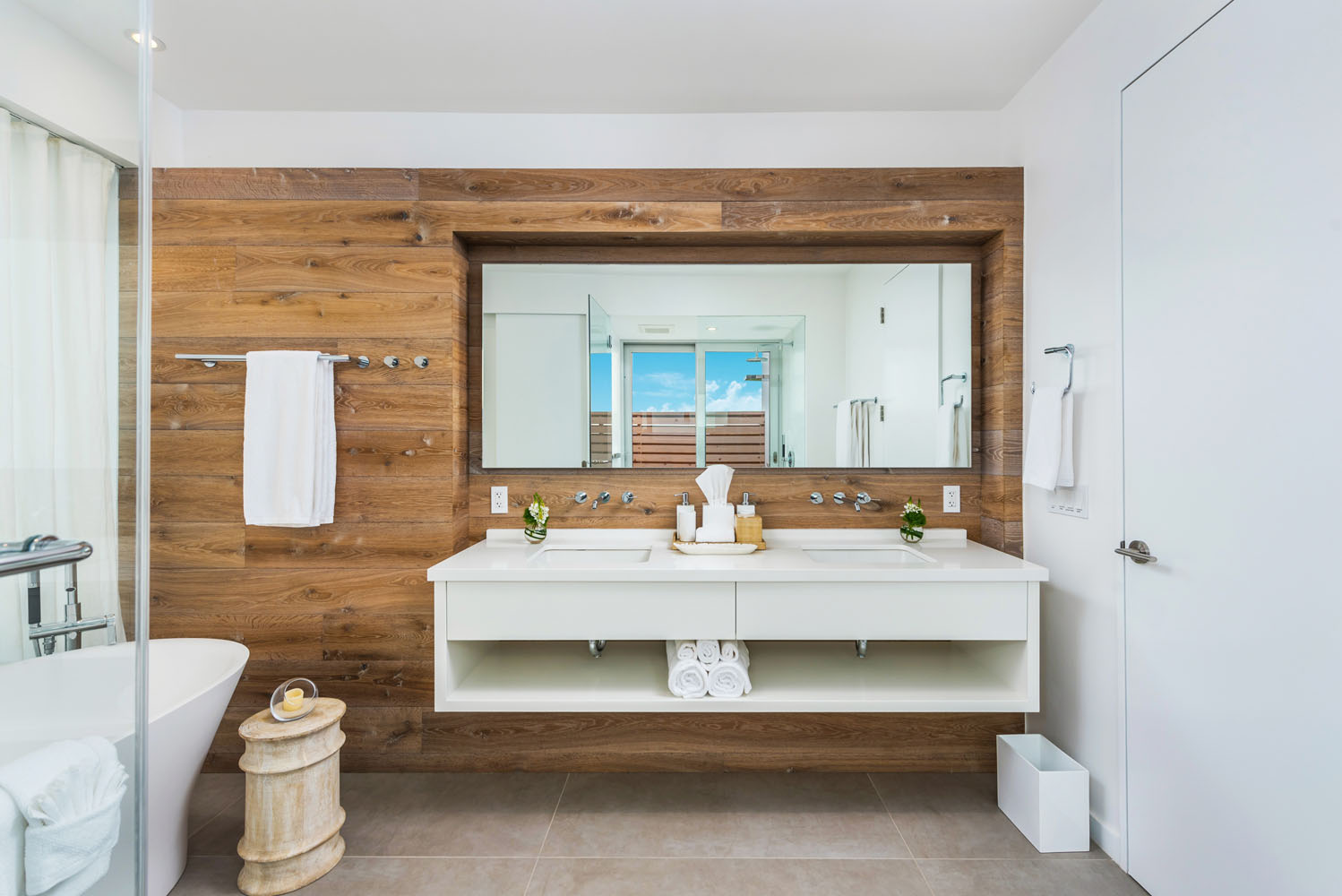 BELB High Res Villa Master Bath