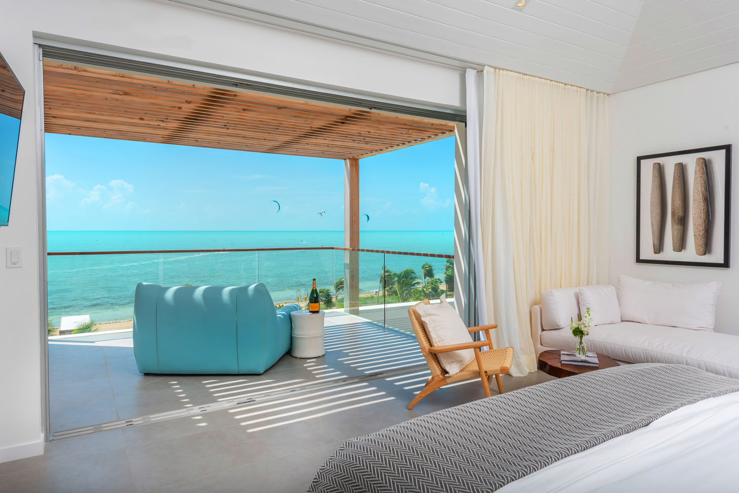 BELB High Res Villa Upstairs Master (1)