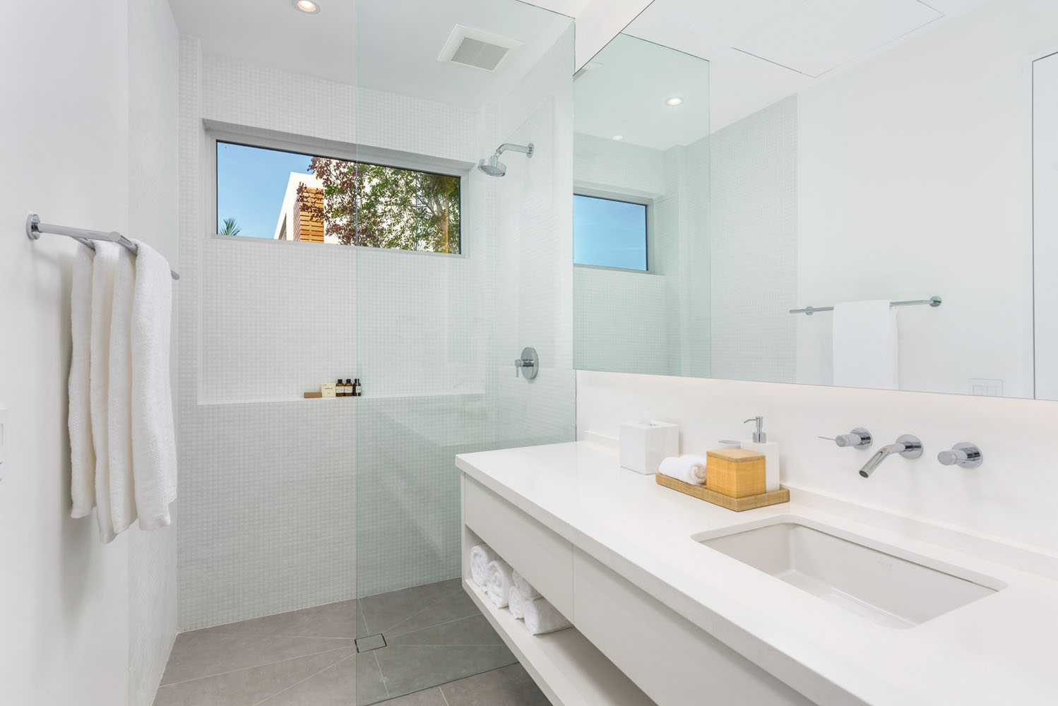 High Res BELB Villa Guest Suite Bathroom (2)