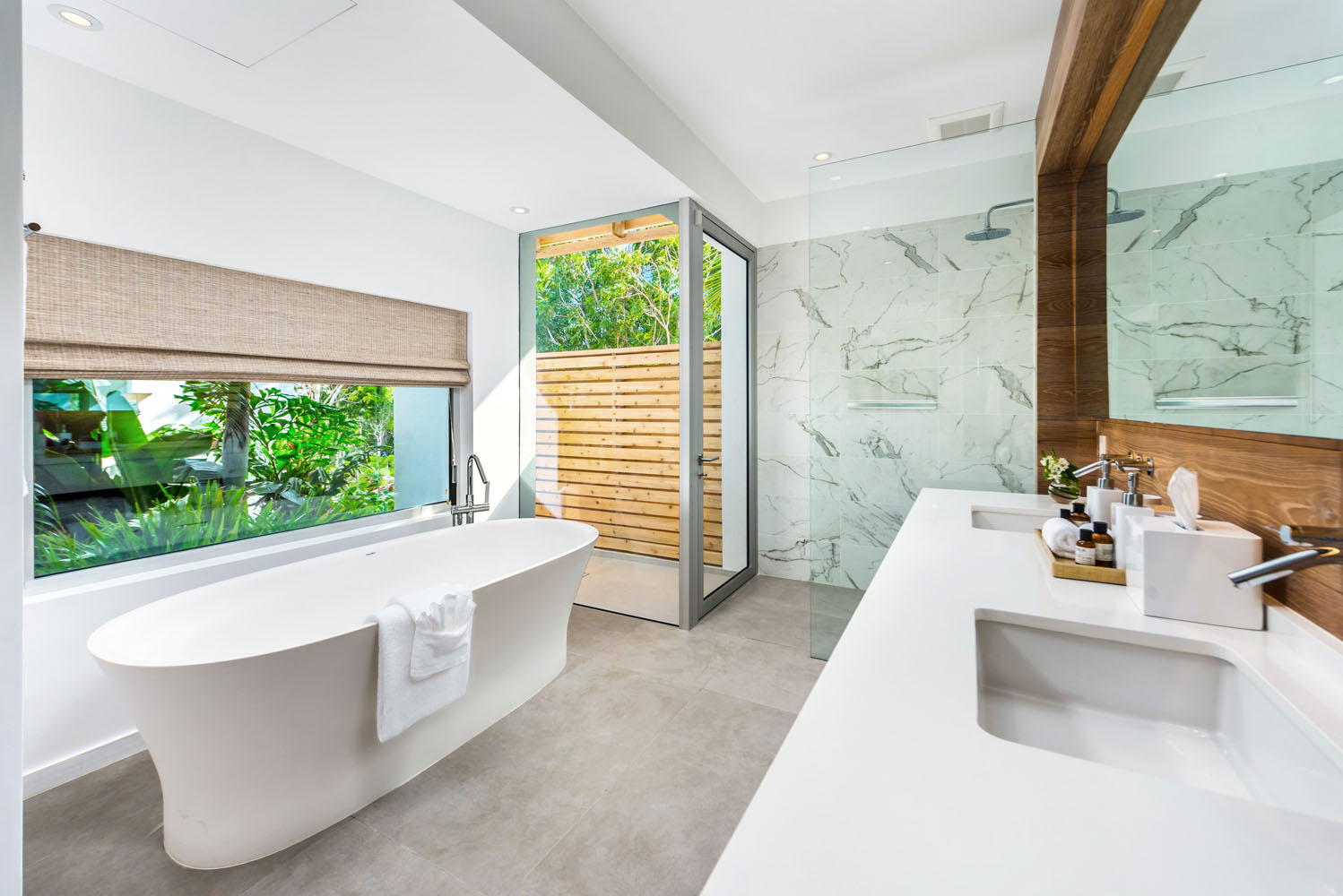 High Res BELB Villa Master Bath (2)