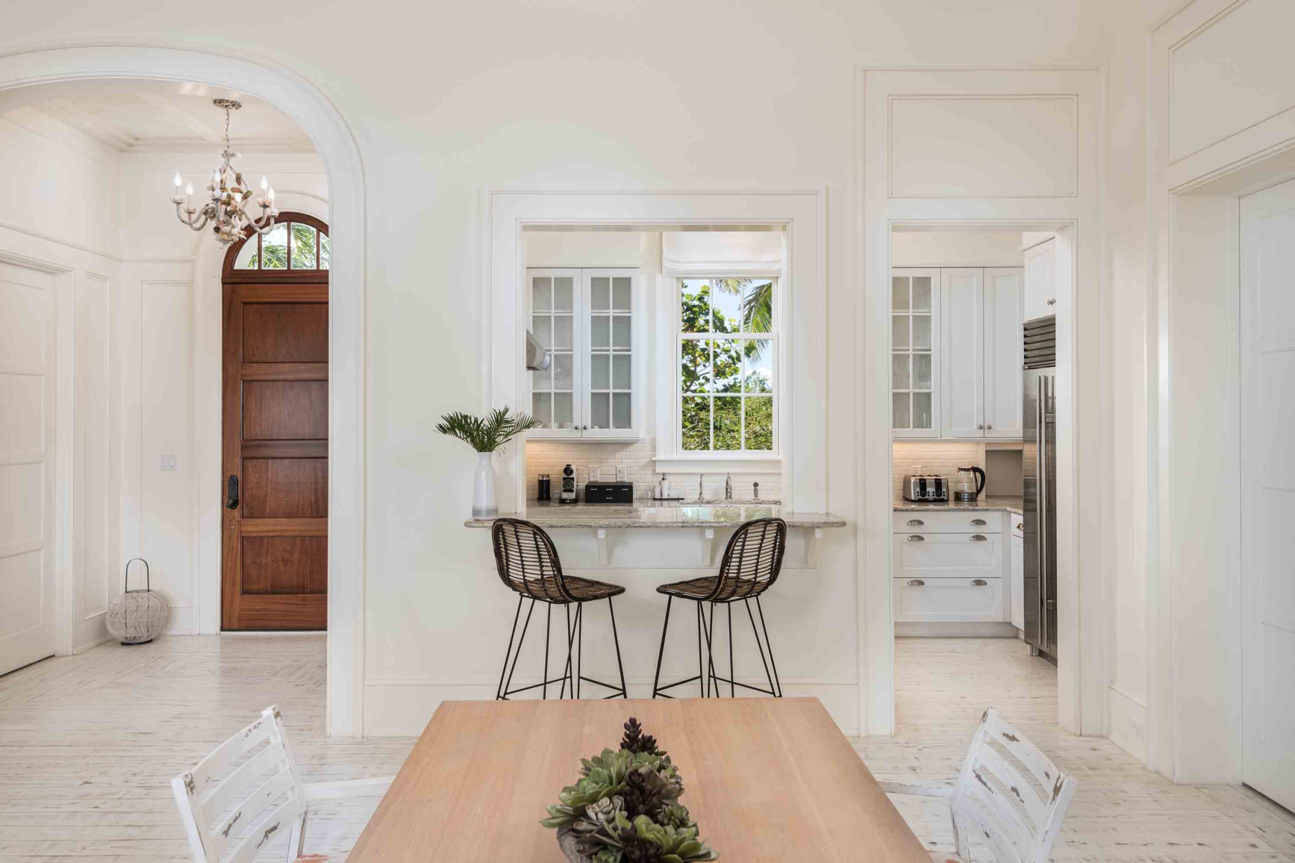 07-ambergris-cay-morning-star-villa-kitchen-3000px