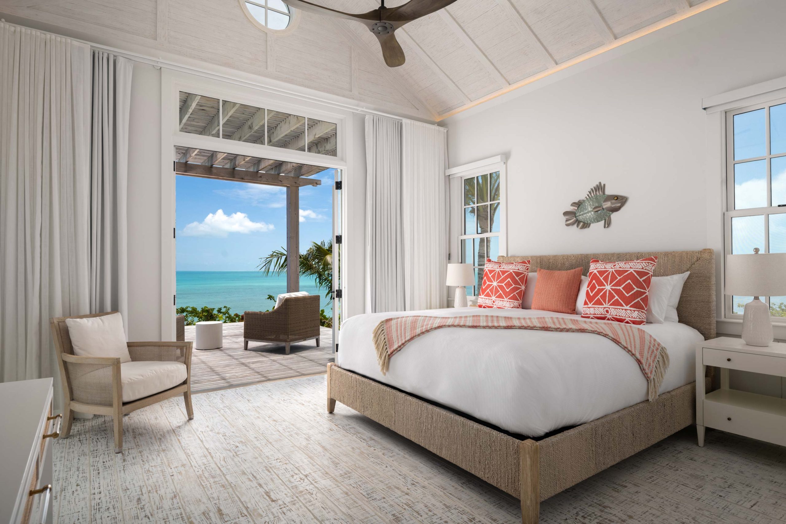 66a26e2b826831fe278cad19_02-ambergris-cay-puesta-del-sol-villa-master-bedroom-3000px