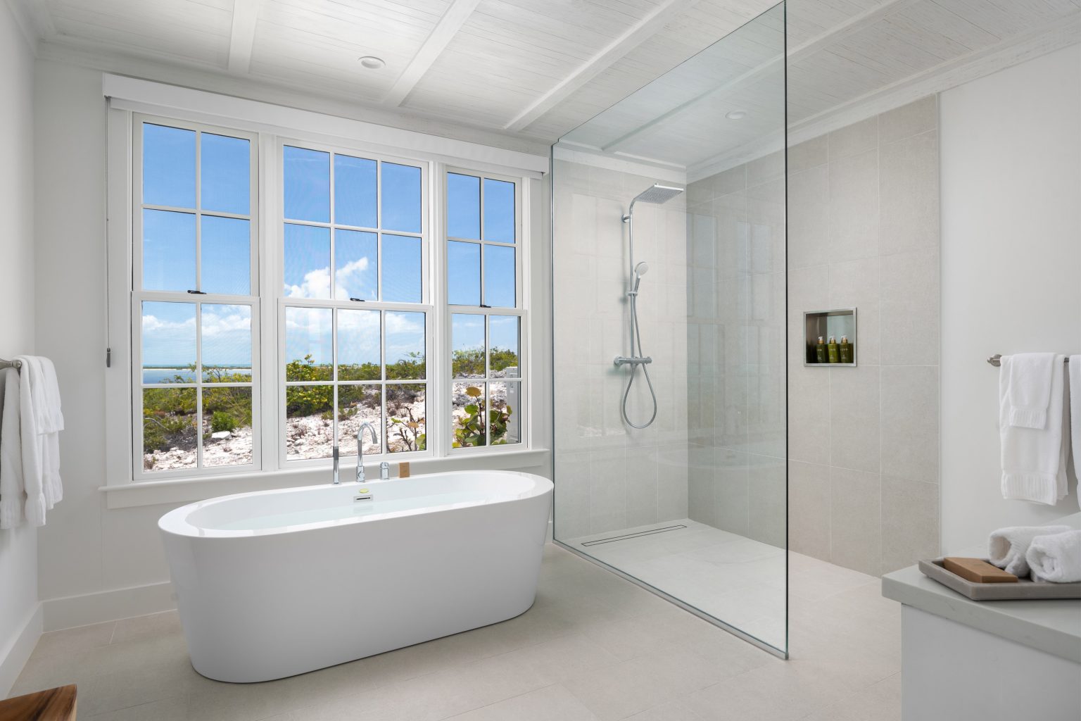 66a26e2bdd9adf534246d7ea_03-ambergris-cay-puesta-del-sol-villa-master-bathroom-3000px