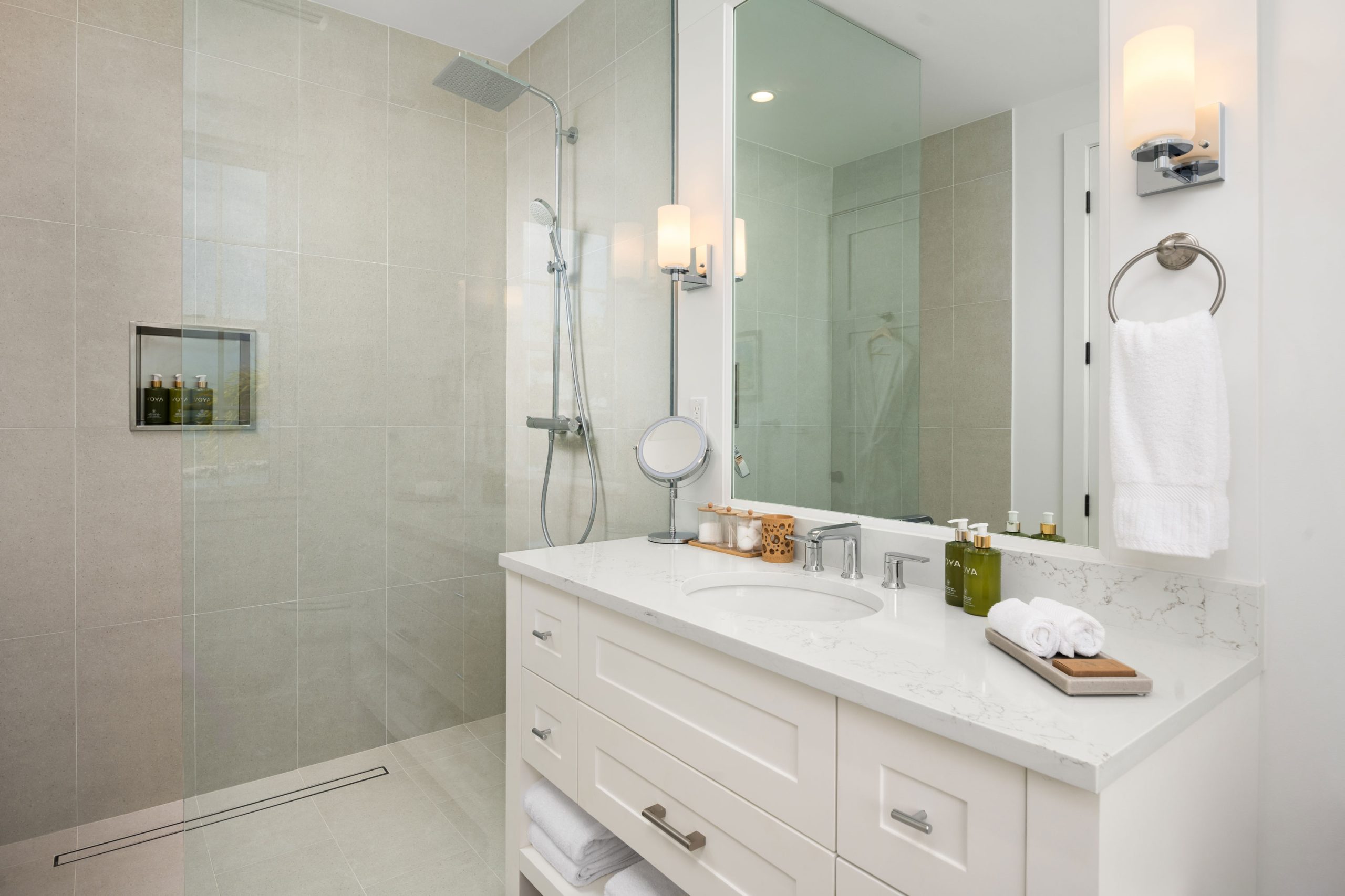 66a26e2d69aac57a52a0a9f2_05-ambergris-cay-puesta-del-sol-villa-bathroom-3000px