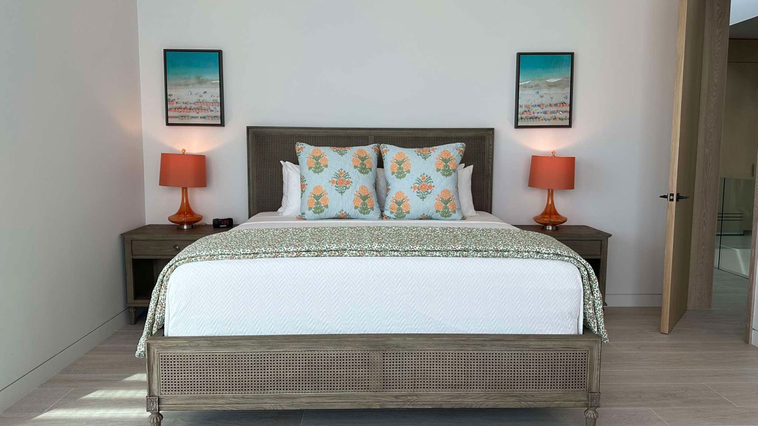 6716a3468944602fbe322058_9 Emerald-Breeze-King-size-bedoom-1
