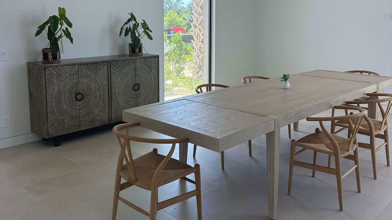 6716a371311a05912e075471_6 Emerald-Breeze---In-Room-Dining-1920x1080