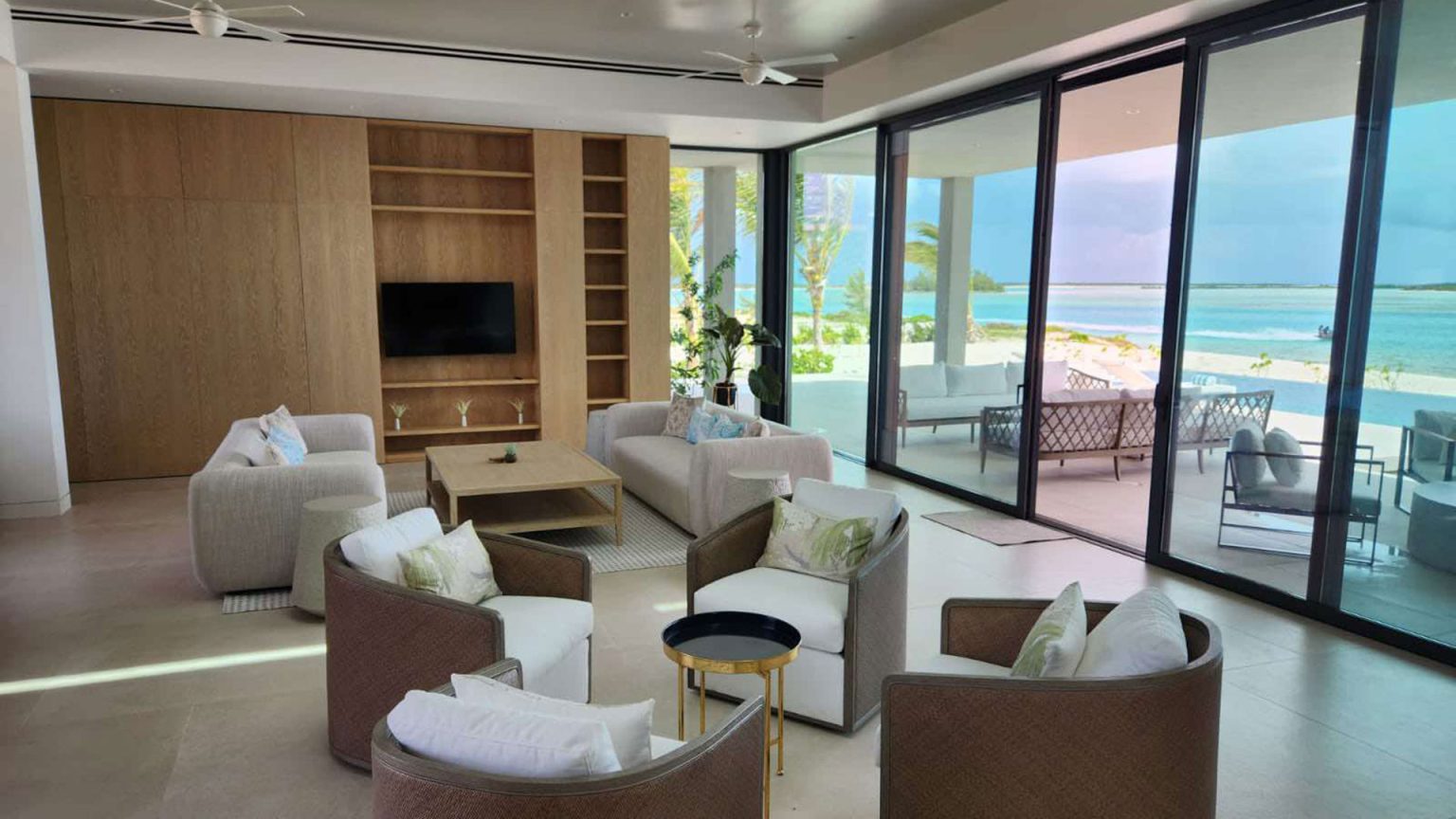 6716a3a7d6211c0691c04b5a_3 Emerald-Breeze-Living-Room