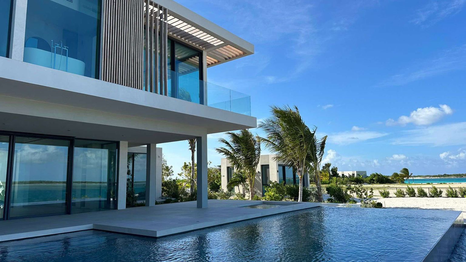 6716a3c8f5b5d507c513ff80_1 Emerald-Breeze---Poolside-1920x1080