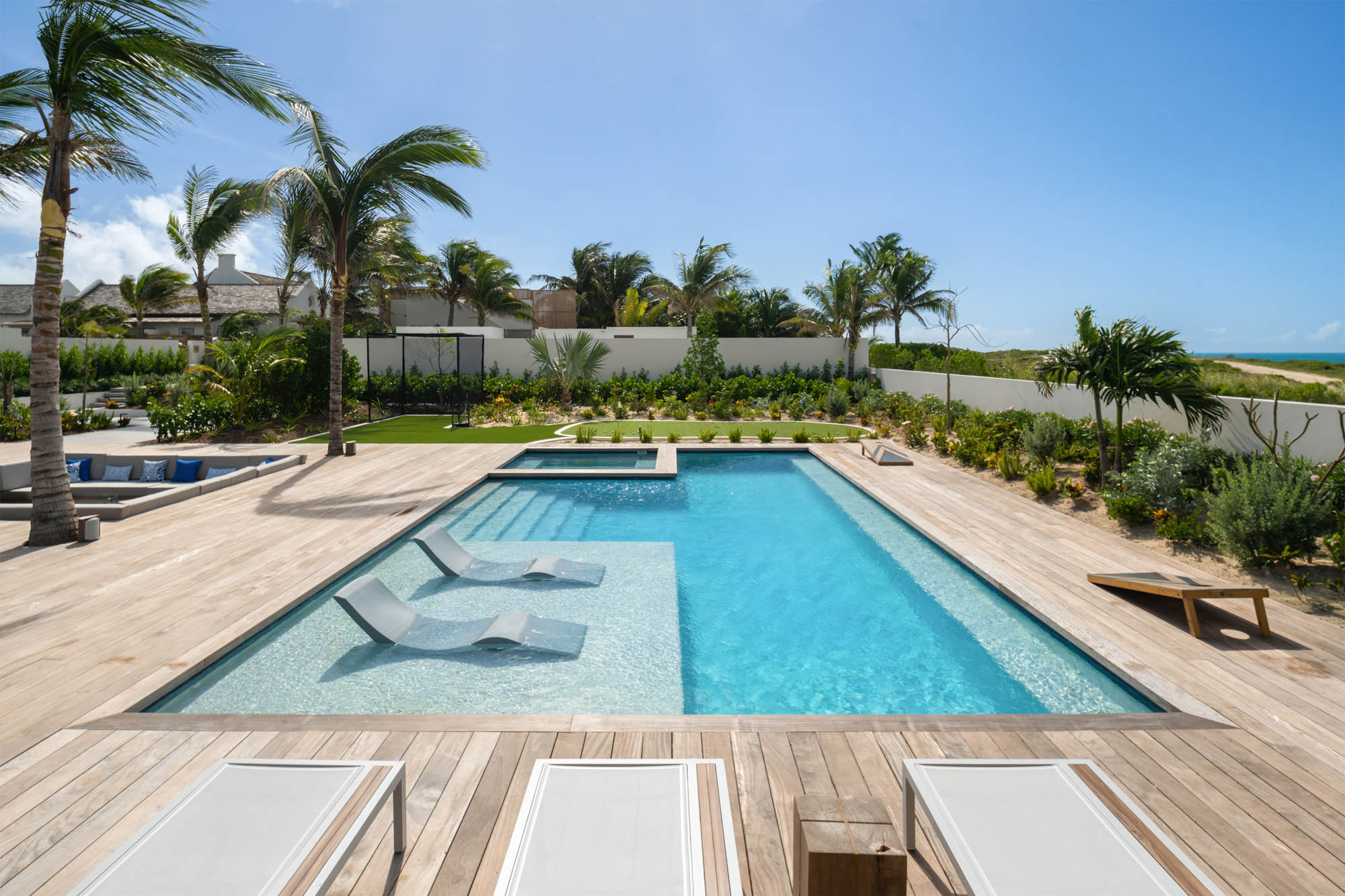 678054018737c48c9bc99b7b_04 - Ambergris-Cay-Dream-Estate-Away-Pool-Turks-and-Caicos-Luxury-Villa