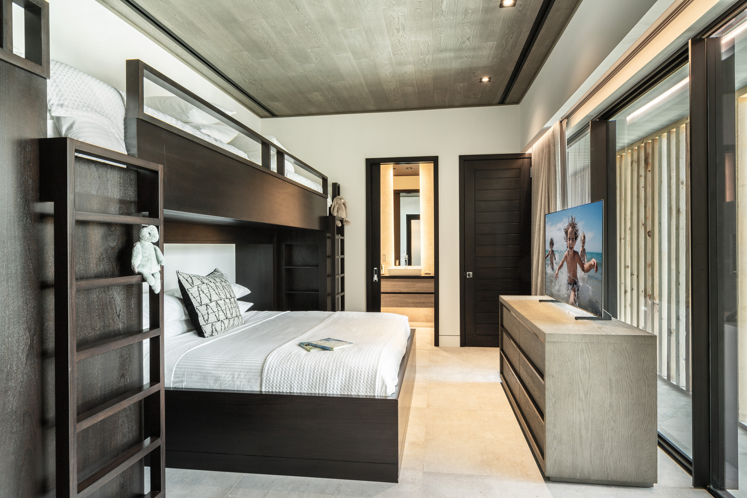 Legasea - Upstairs Bunk Room