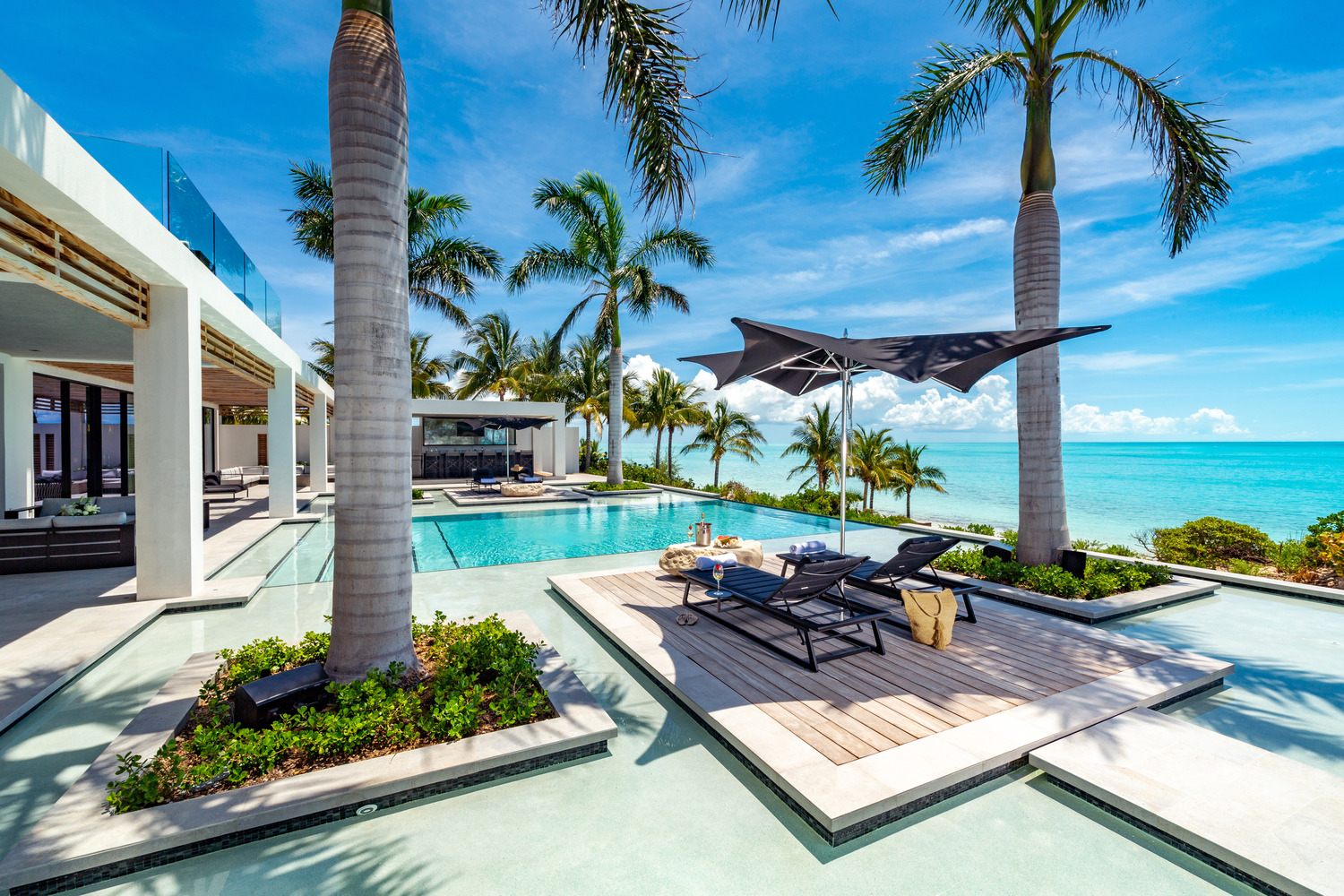 Legasea Villa Beachfront Pool