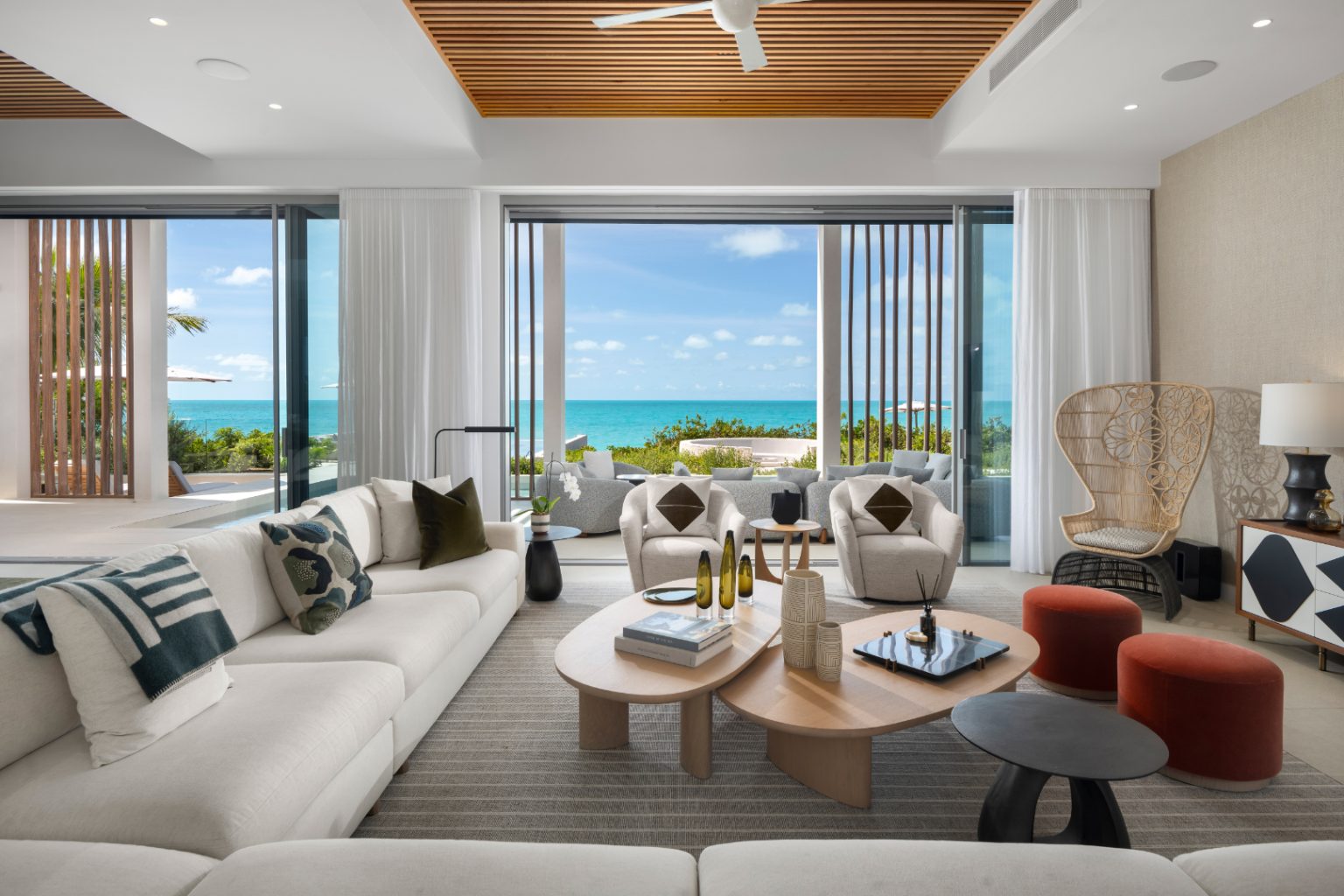 SB_OE13_Living Room with View