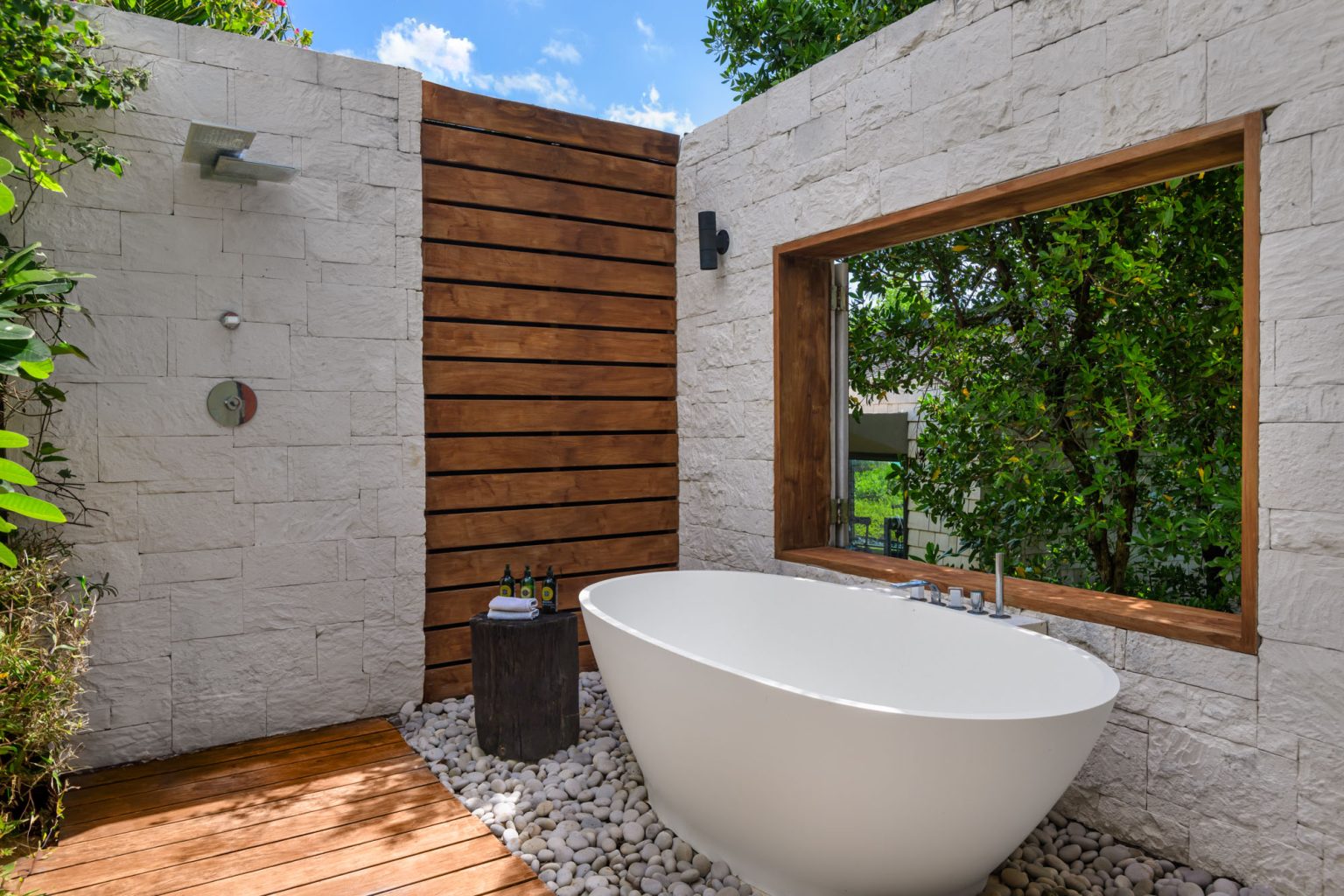 LDV_66 Outside Bathroom