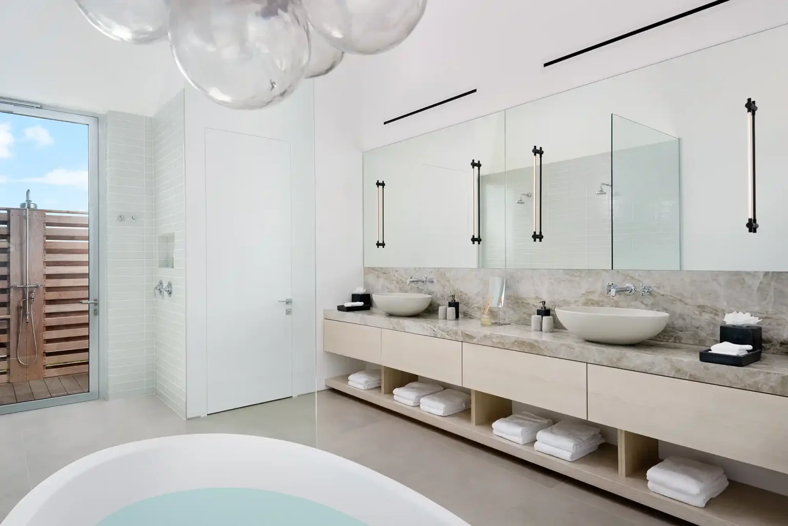 Principal Suite 1 Bathroom