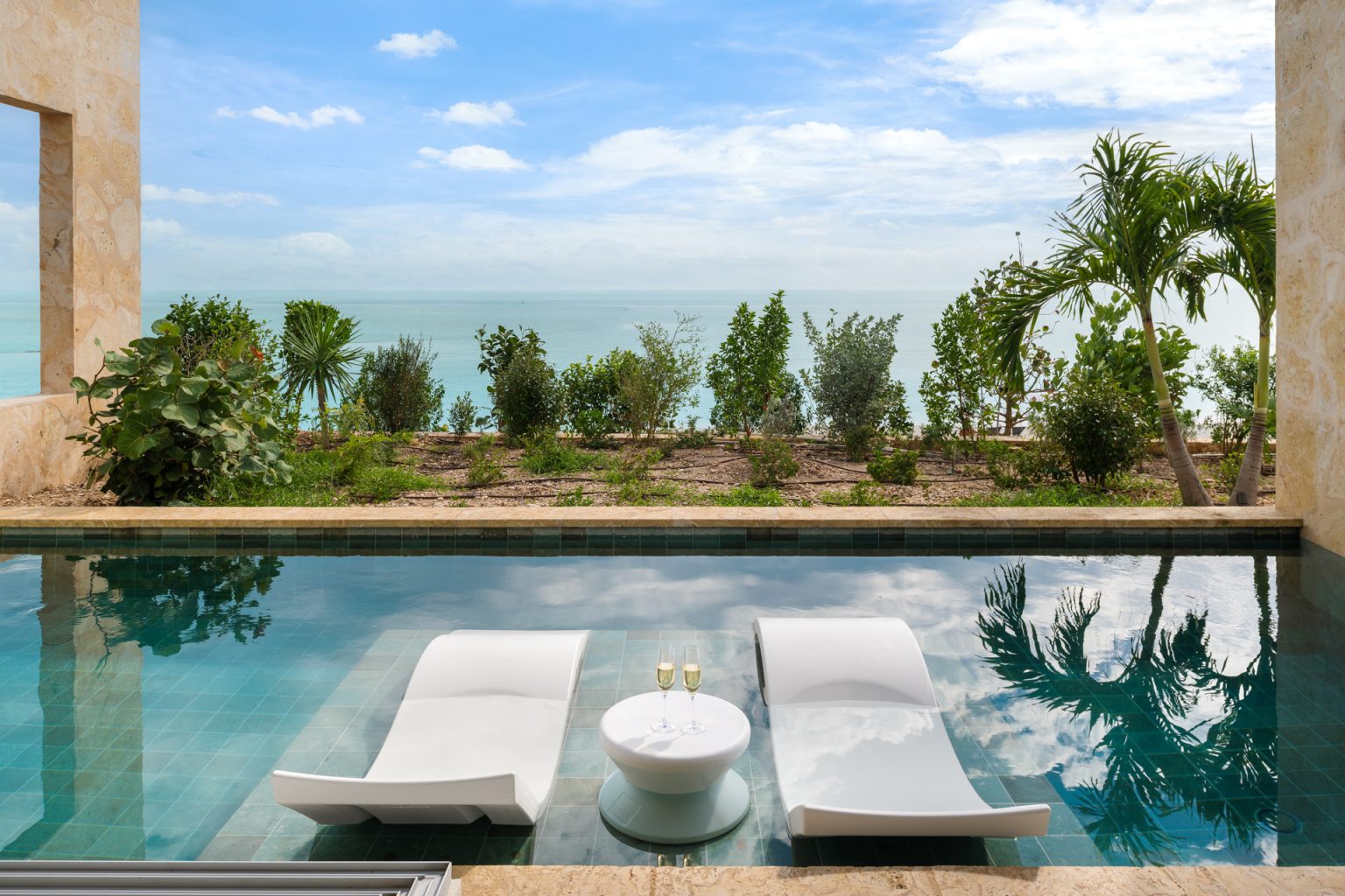 04-Villa-Suite-S1-A-Pool-2_2