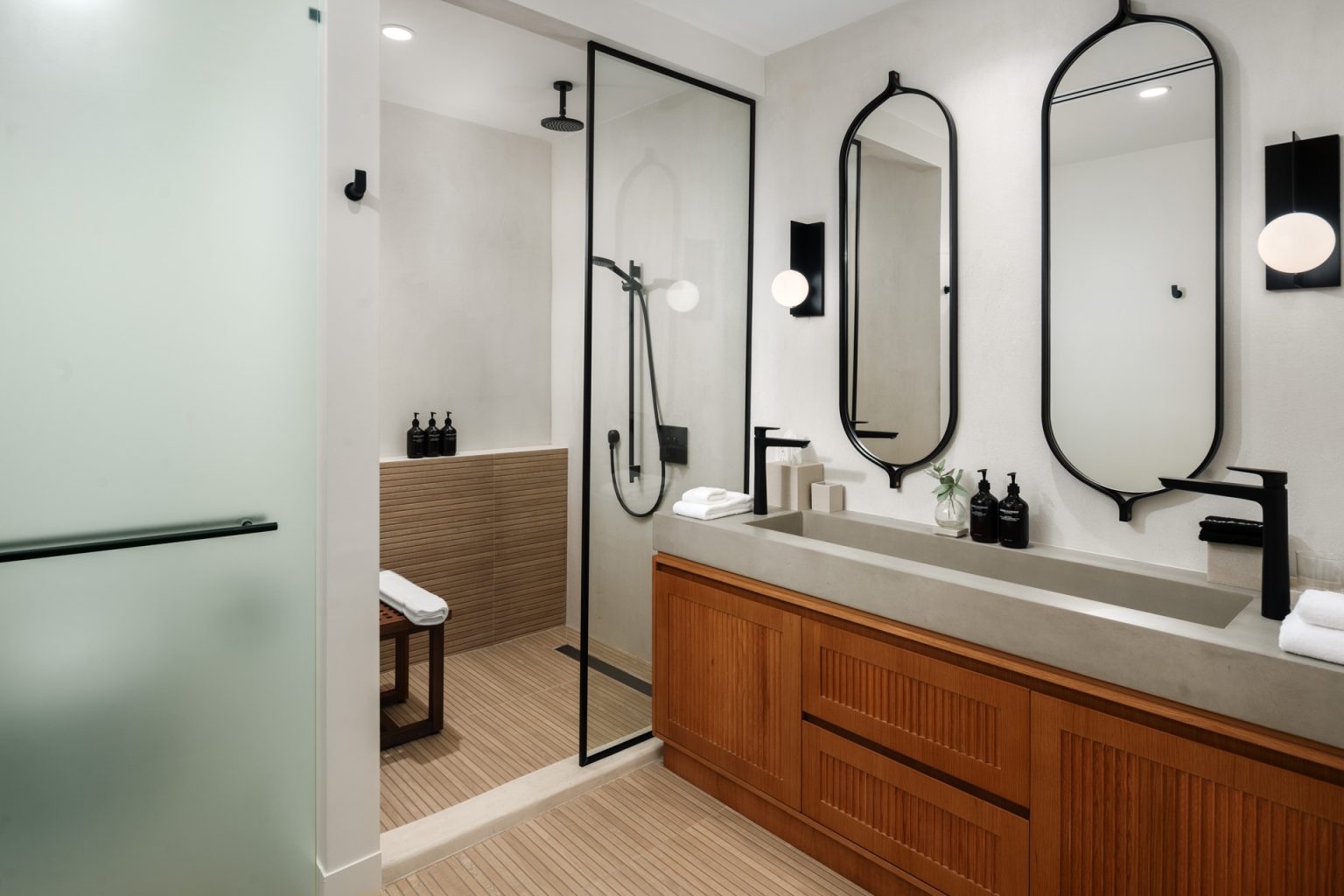 04-Villa-Suite-S2-S3-Bathroom