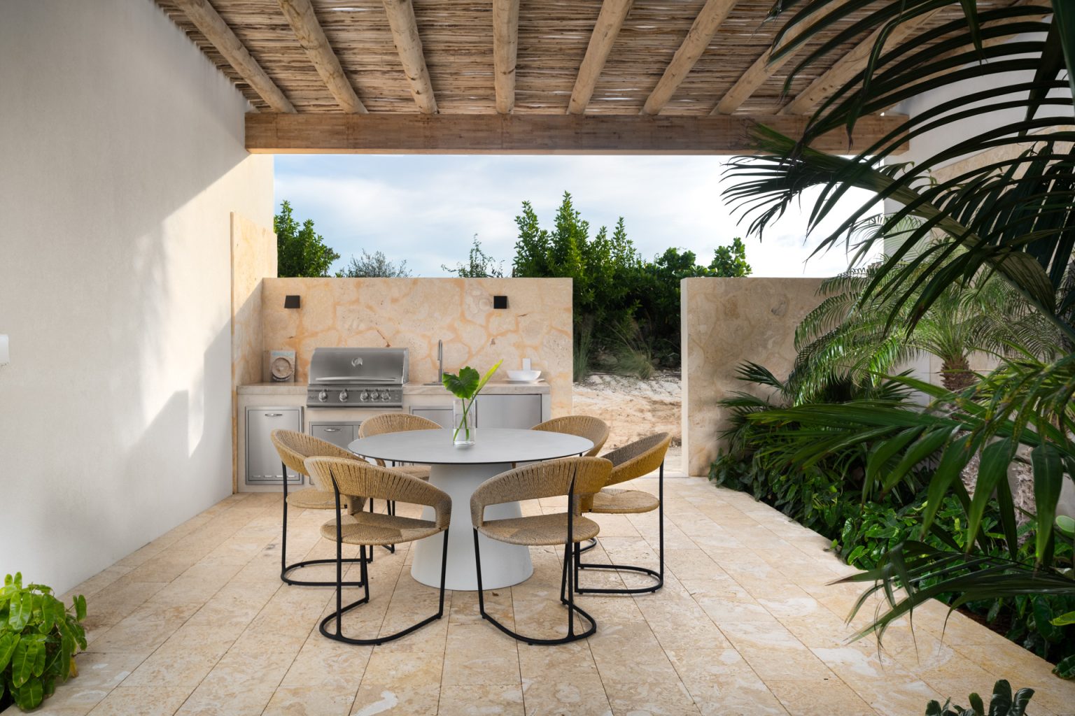 08-LR-Courtyard-Exterior-3
