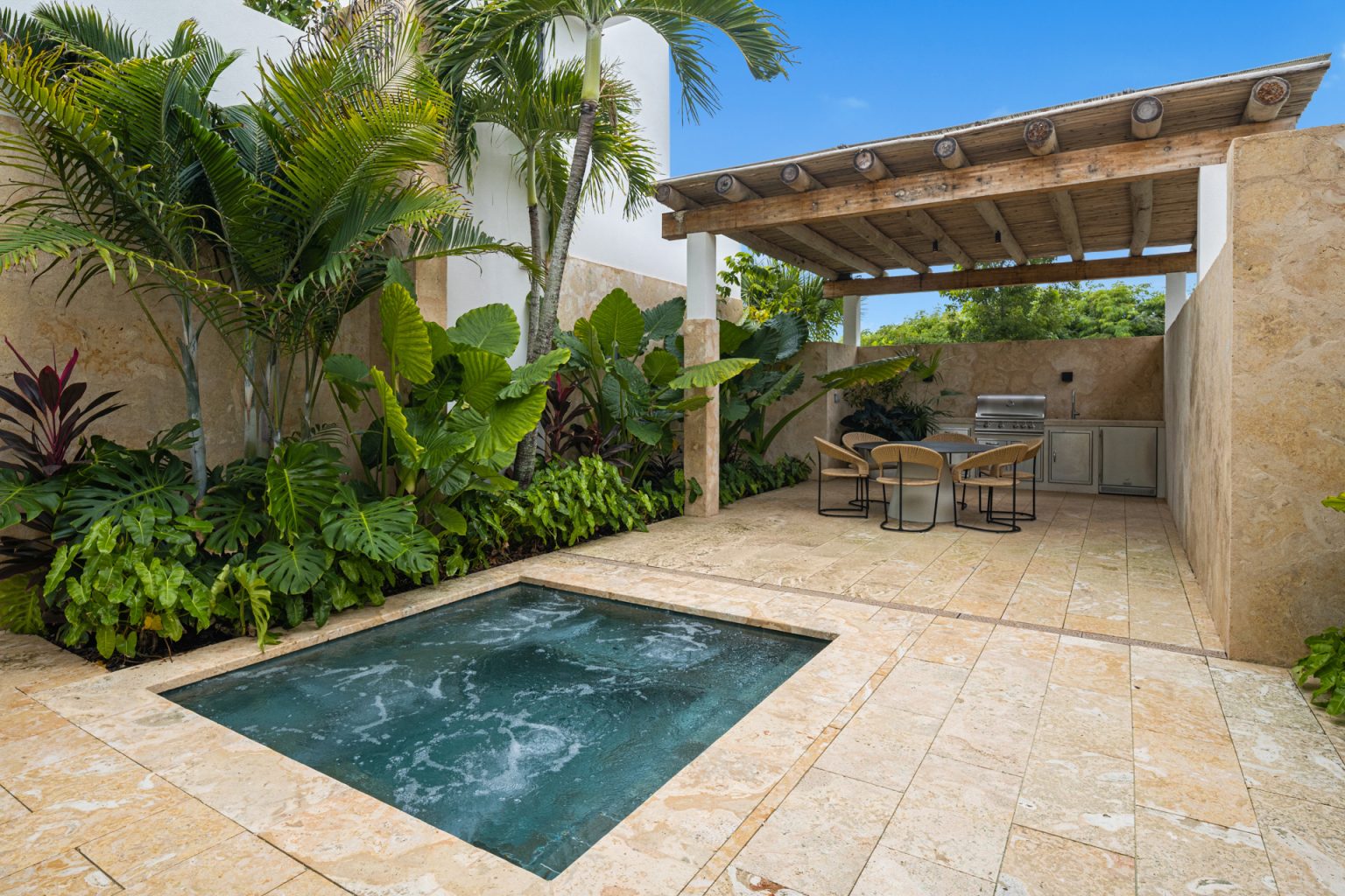 25-LR-Courtyard-Exterior-5-LR1