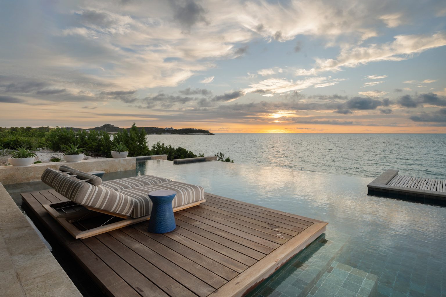 35-LR-Pool-View-2_1