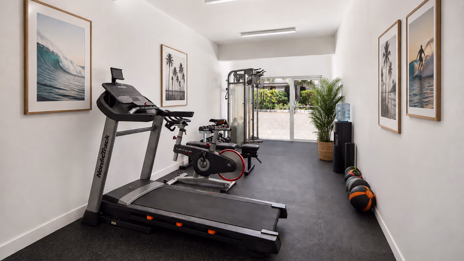 6aa928df57dd0d71a7f17649_IHLVM Sea to Sky 40 Private Gym