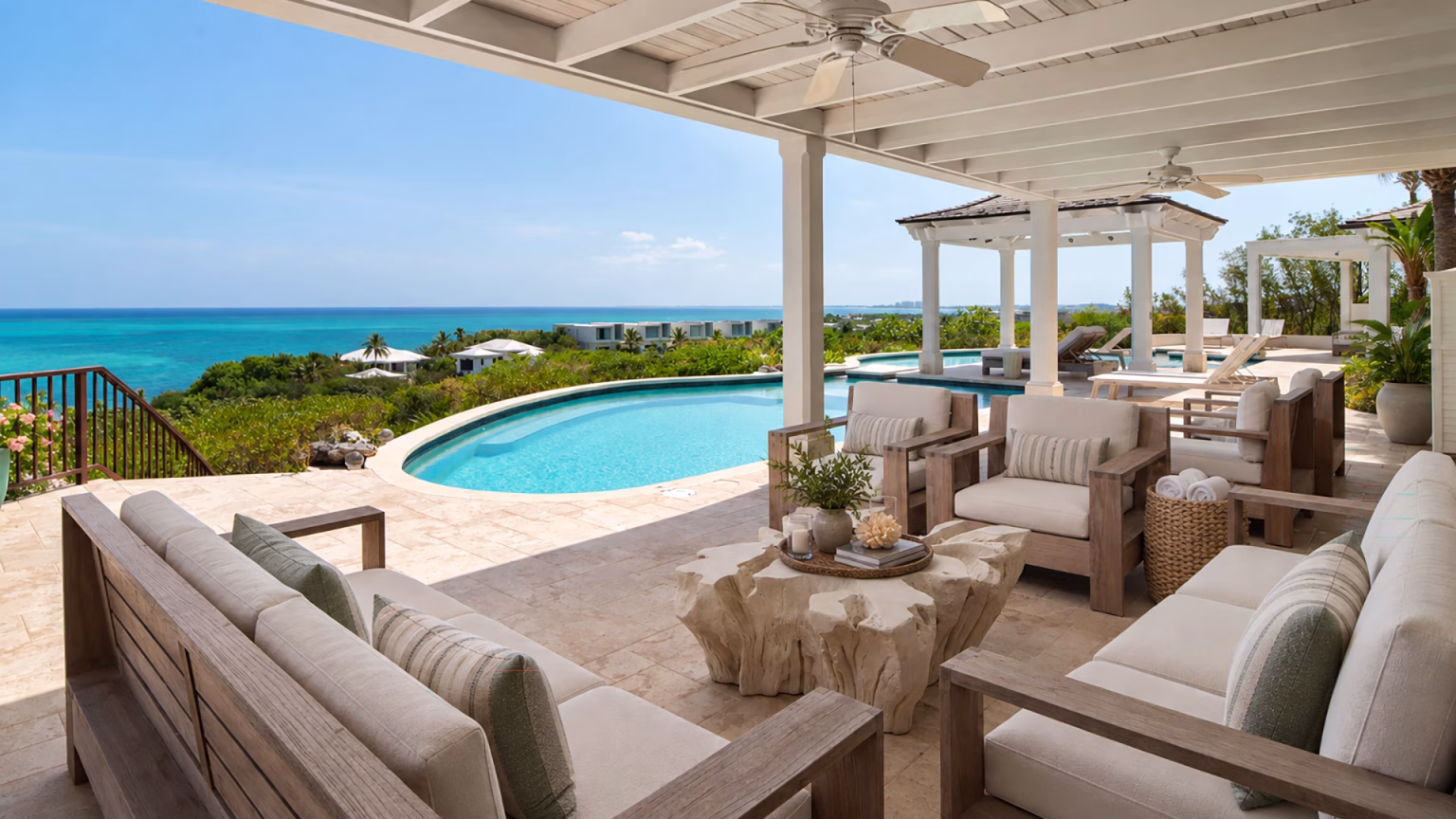 6aa928e43d4b7a2ccdc54544_IHLVM Sea to Sky 4 Poolside Seating