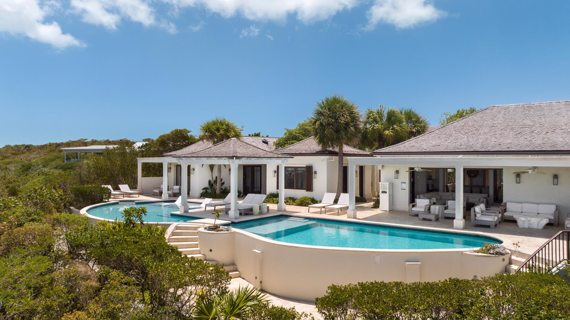 6aa928e65755fa10897bfeed_IHLVM Sea to Sky 10 View of Villa