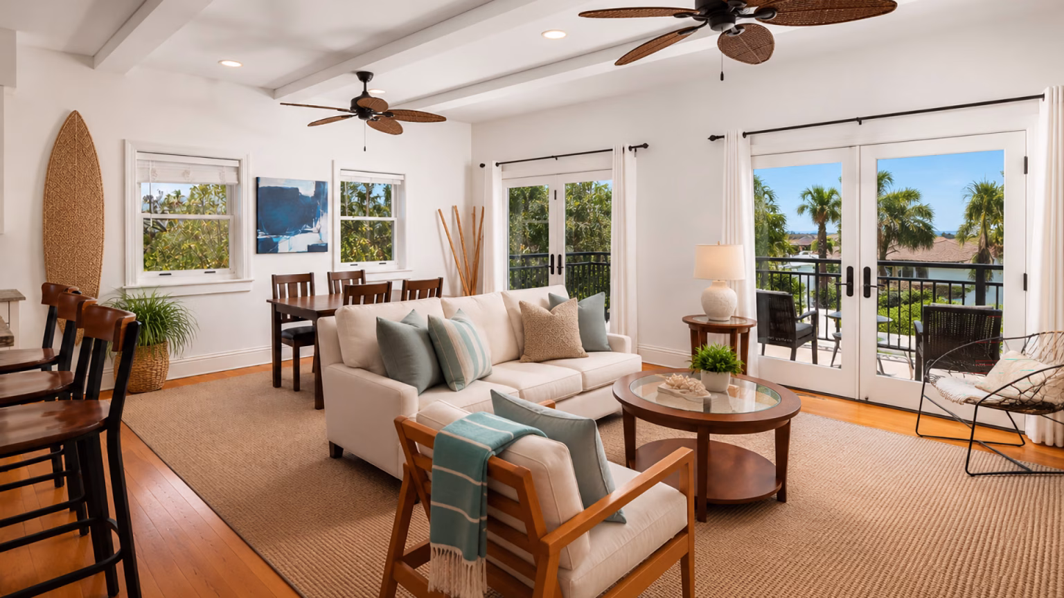 6aa929186aadbc0cefe3c169_IHLVM Sea to Sky 47 Guest House Living Room