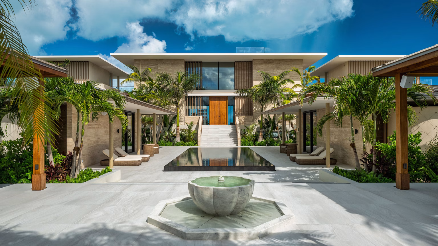 6aa936f185d0d202e2108c14_IHLVM Villa Paradisa_019 Entrance