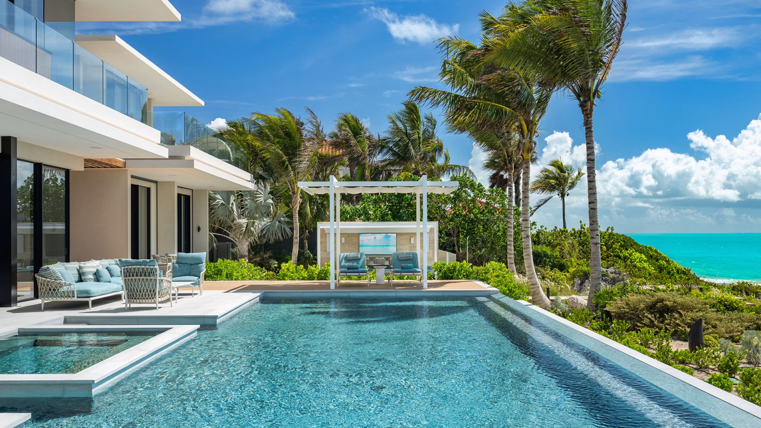 6aa937ac64e8c45b94bf98bf_IHLVM Villa Paradisa_028 Pool