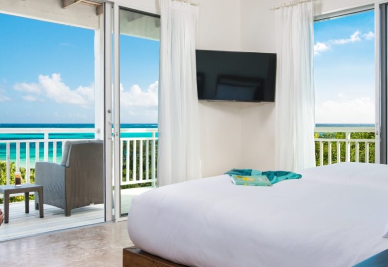 11-Sailrock-Resort-Ridgetop-Suite-Oceanview-1-1150x560
