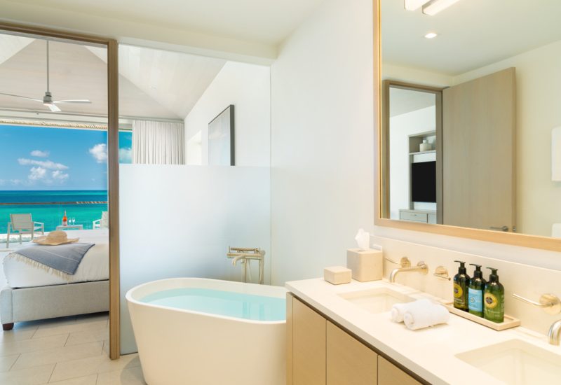 Oceanfront Pool Studio Bathroom View_1