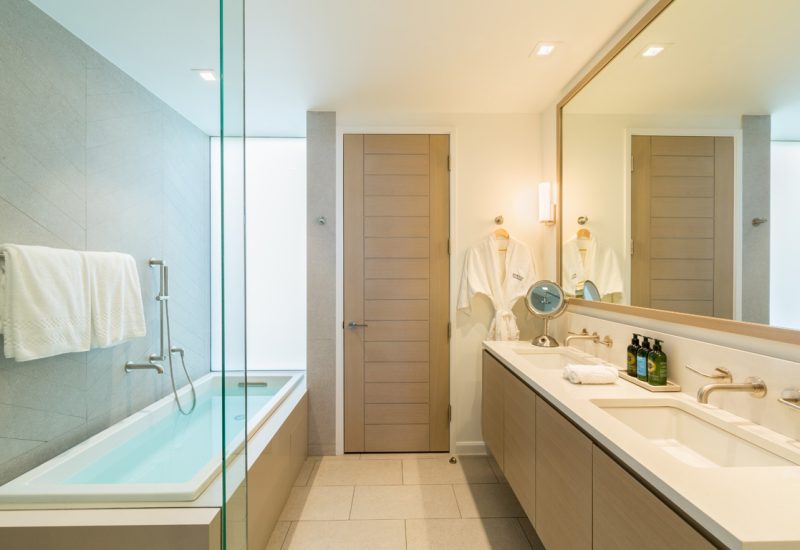 Oceanfront Studio Bathroom_1