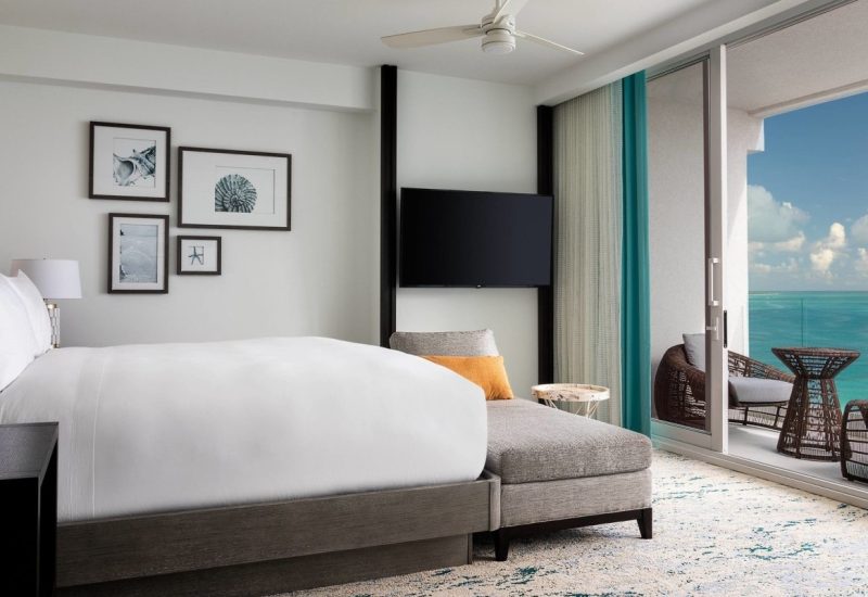 Ritz-Carlton-Exec-Suite01