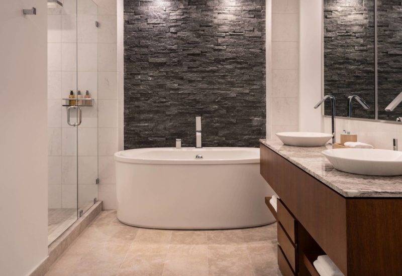 Ritz-Carlton-Exec-Suite03