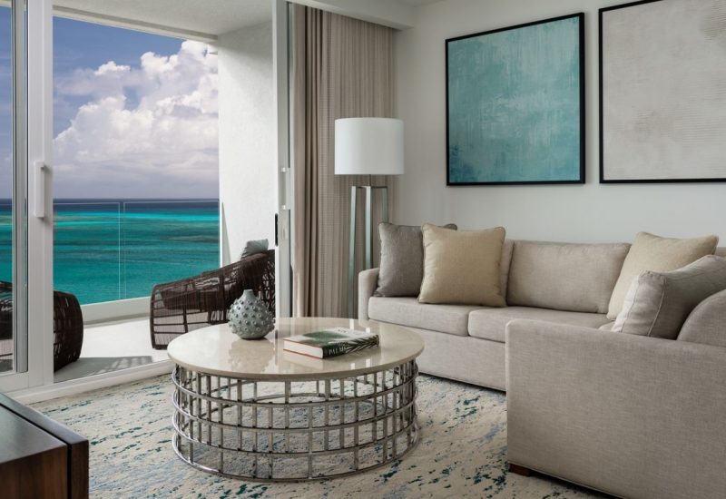 Ritz-Carlton-Exec-Suite04