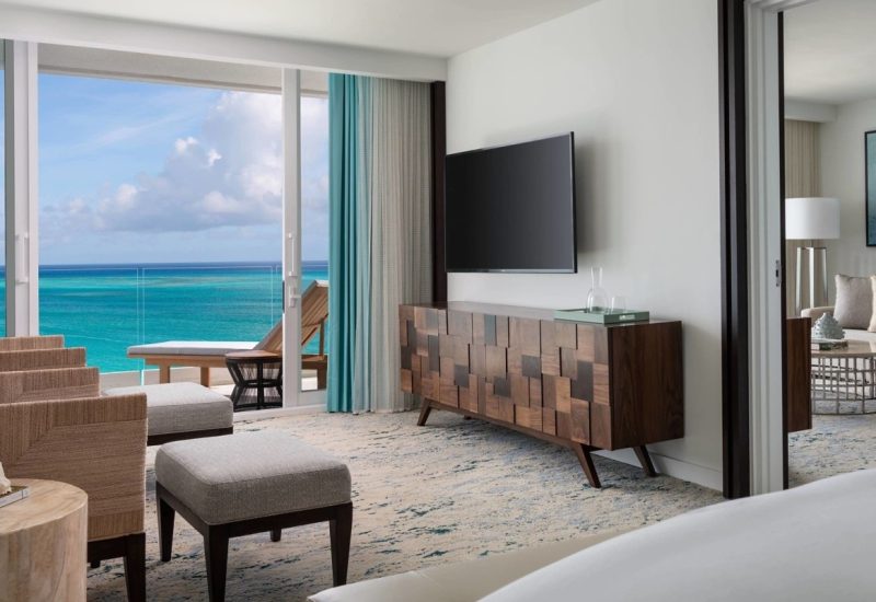 Ritz-Carlton-Exec-Suite05