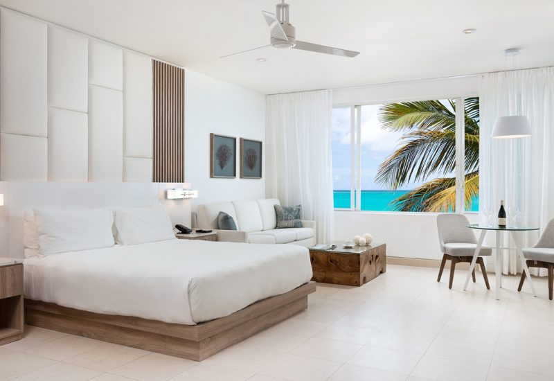 Wymara-Oceanfront-Grand-Studio-01
