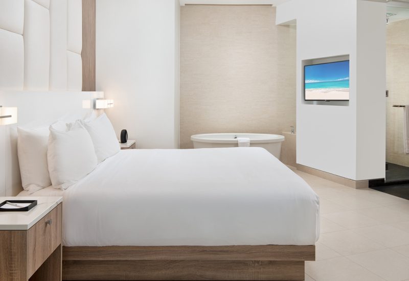 Wymara-Oceanfront-One-Bedroom-Suite-04