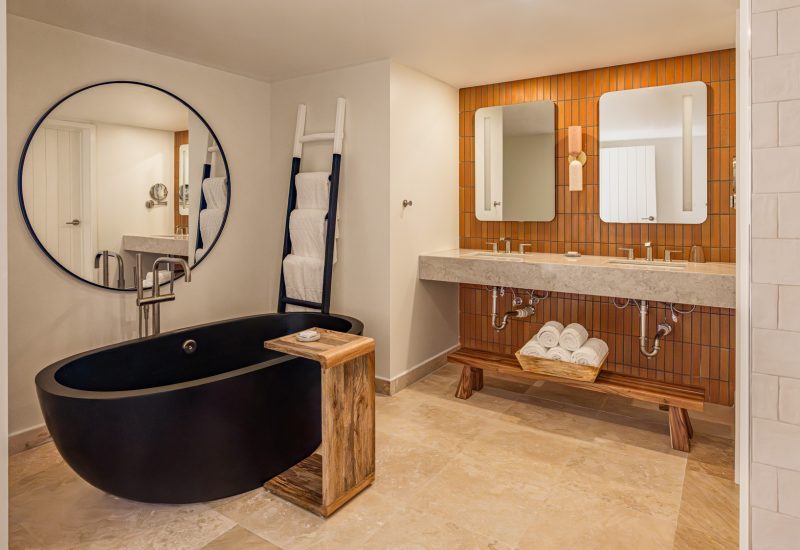 XSCLC_SuiteBathroom_1