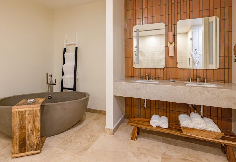XSCLC_SuiteBathroom_3