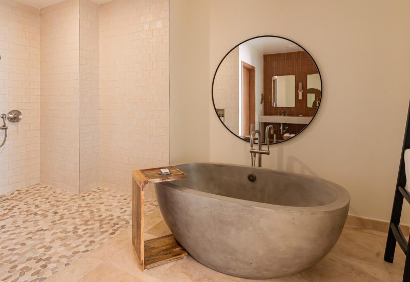 XSCLC_SuiteBathroom_ACC_1